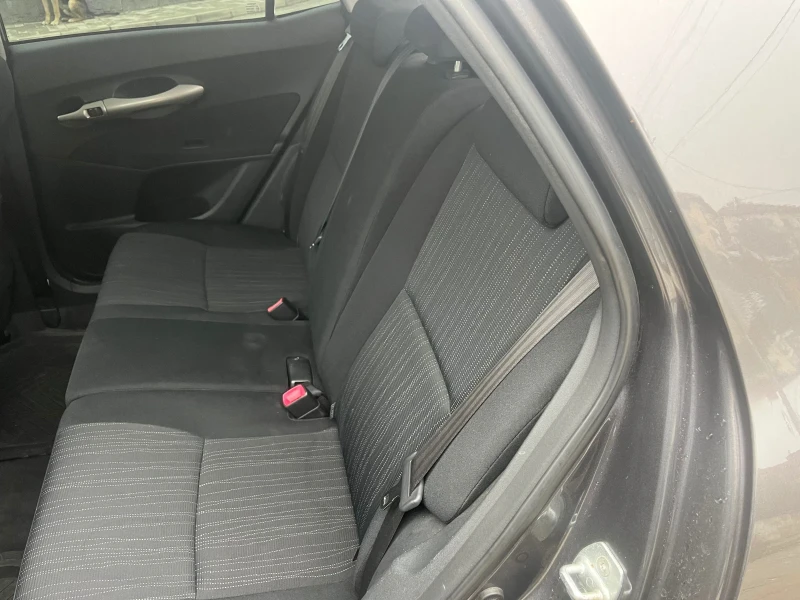 Toyota Auris, снимка 8 - Автомобили и джипове - 53112871