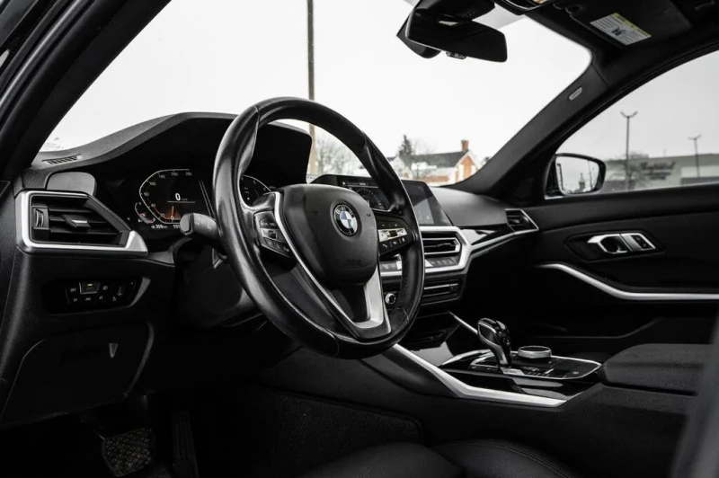 BMW 330 i* XDRIVE* ШИБИДАХ* ПОДГРЕВ* КАМЕРА* CARPLAY, снимка 6 - Автомобили и джипове - 53599645