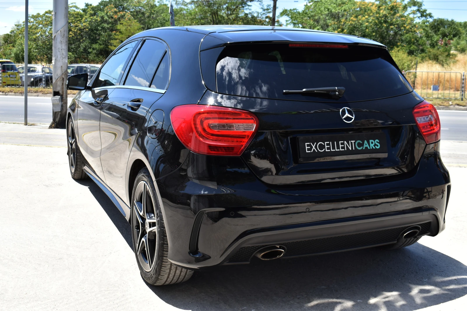 Mercedes-Benz A 200 AMG-LINE* FULL-LED - изображение 3