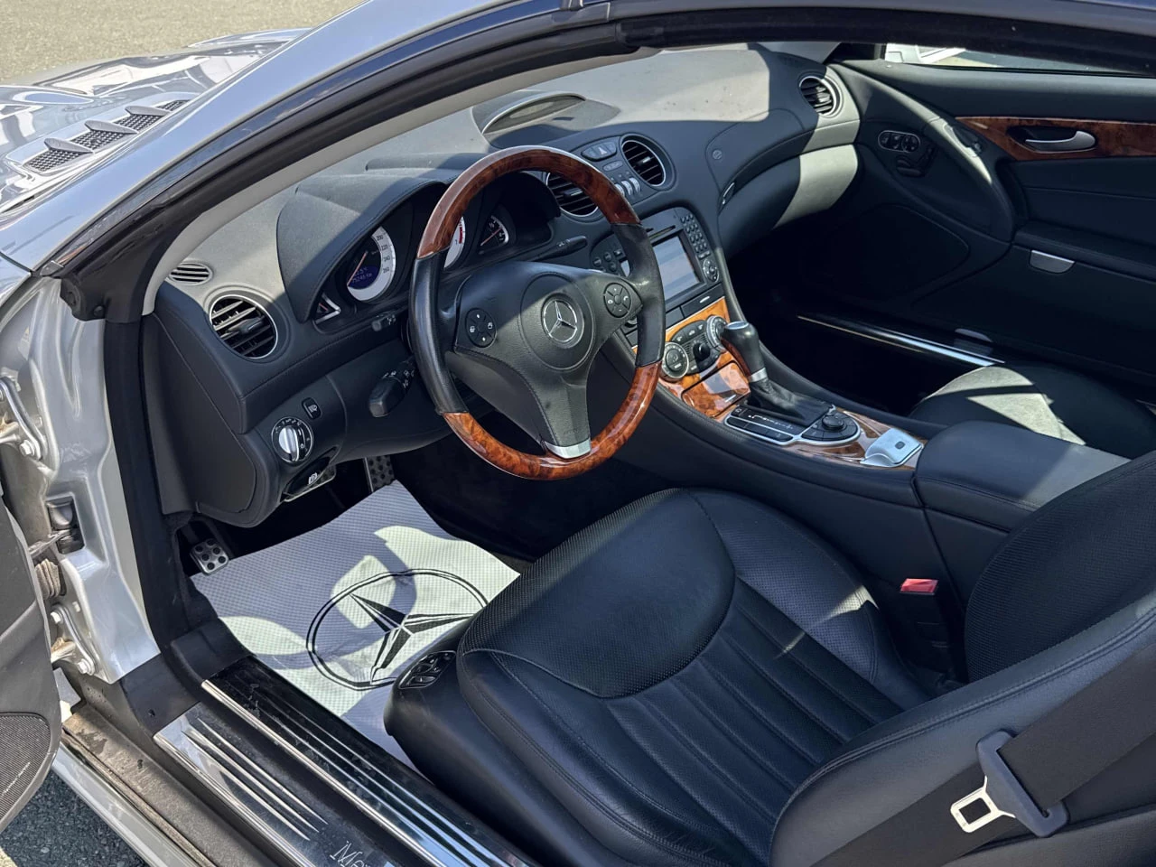 Mercedes-Benz SL 55 AMG CARFAX* АВТОФИНАНСИРАНЕ* БЕЗ ПЪРВОНАЧАЛНА ВНОСКА*  - изображение 4