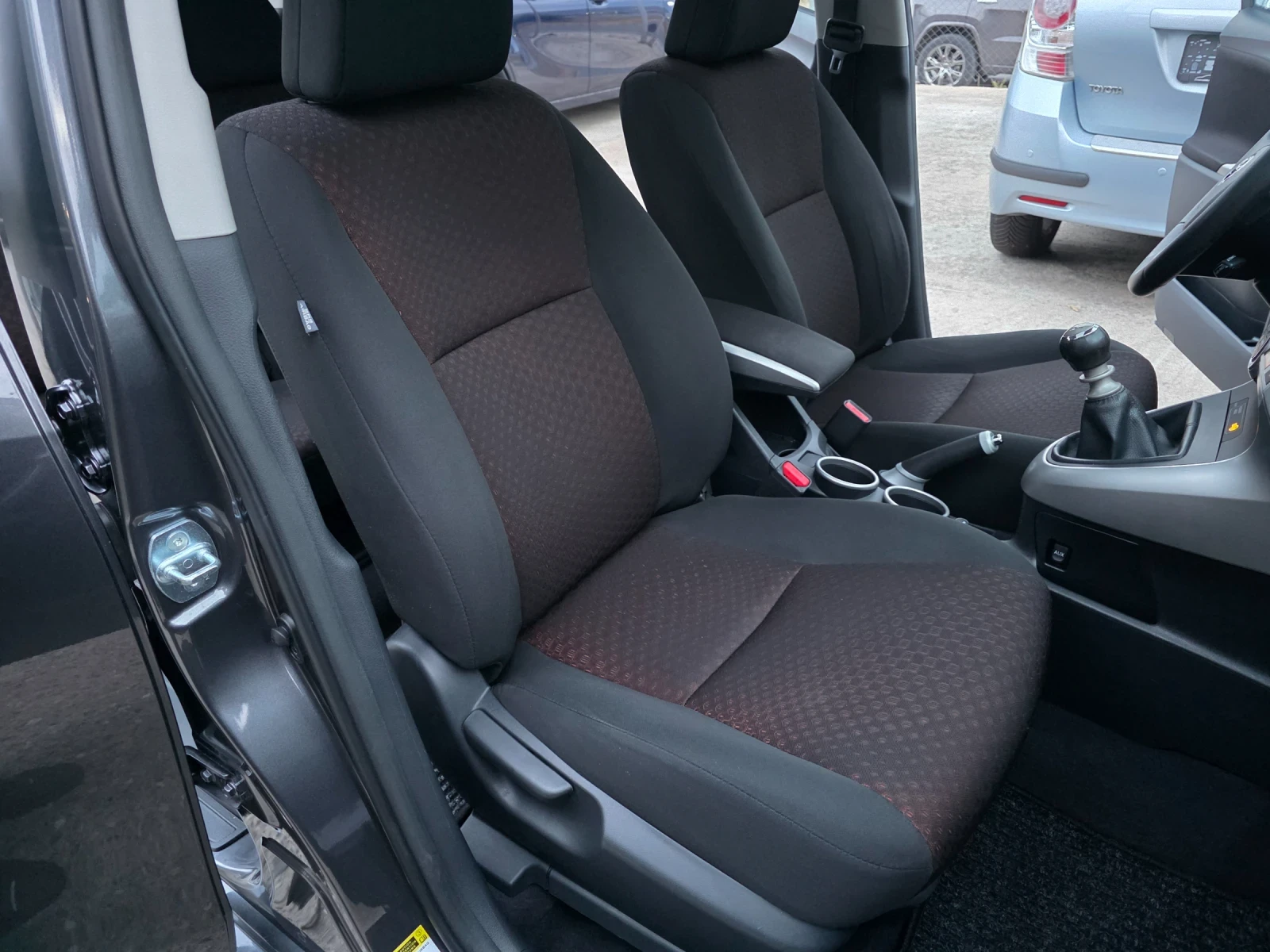 Toyota Verso 1.8 Vvti 7-места Панорама - изображение 7