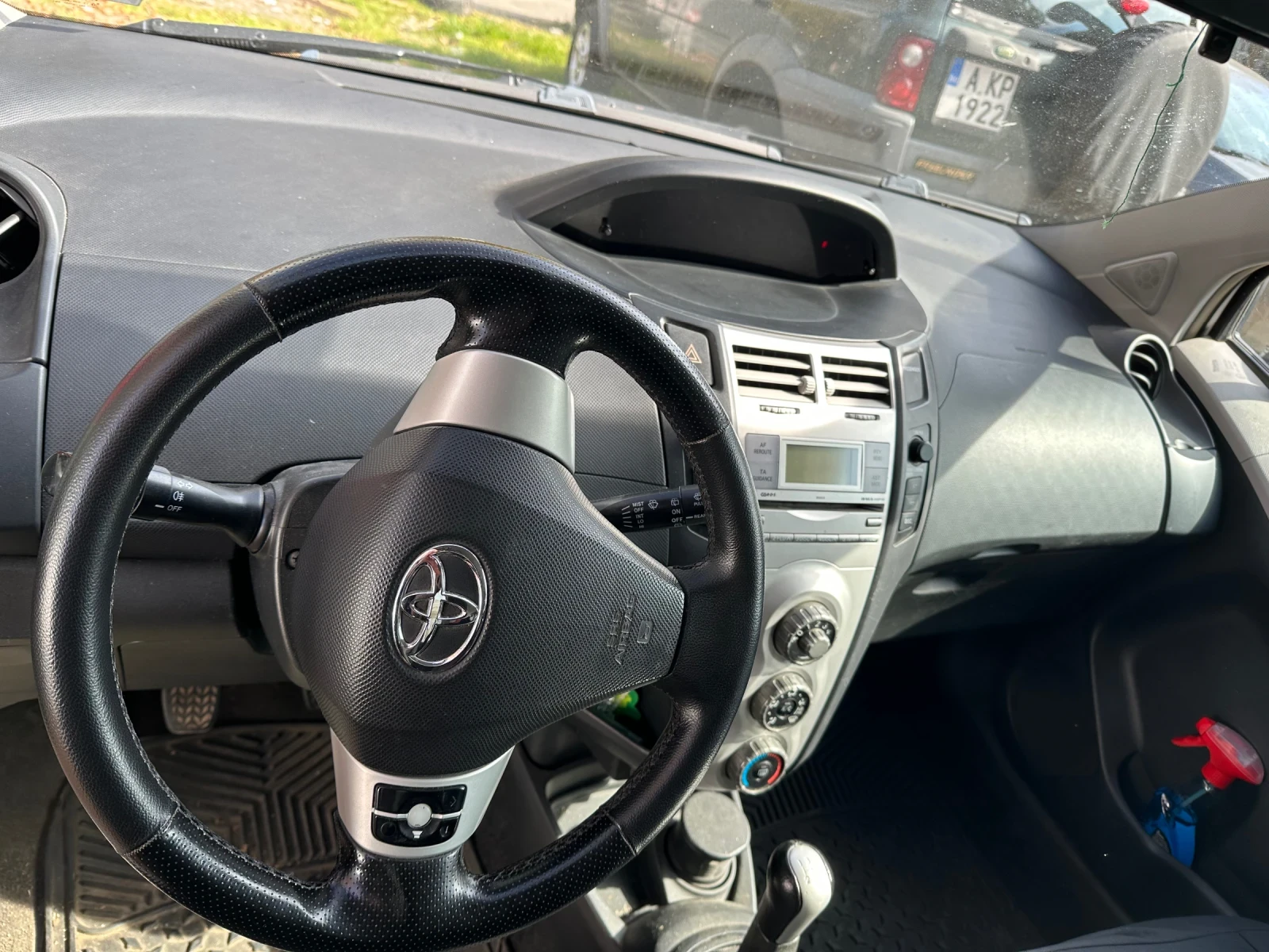 Toyota Yaris  - изображение 6