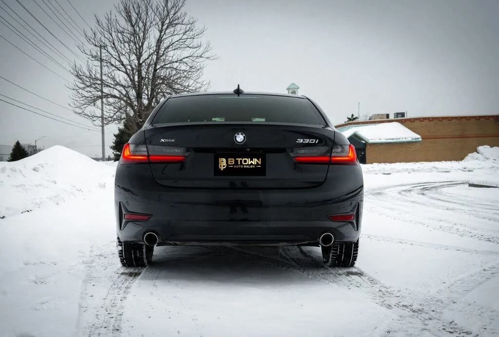 BMW 330 i* XDRIVE* ШИБИДАХ* ПОДГРЕВ* КАМЕРА* CARPLAY - изображение 4