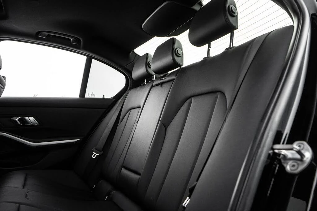 BMW 330 i* XDRIVE* �������* �������* ������* CARPLAY | Mobile.bg � ����������� 14