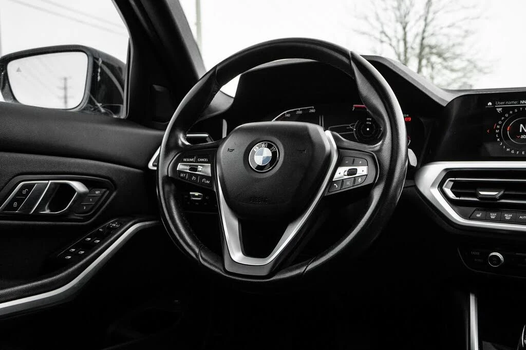 BMW 330 i* XDRIVE* ШИБИДАХ* ПОДГРЕВ* КАМЕРА* CARPLAY - изображение 9