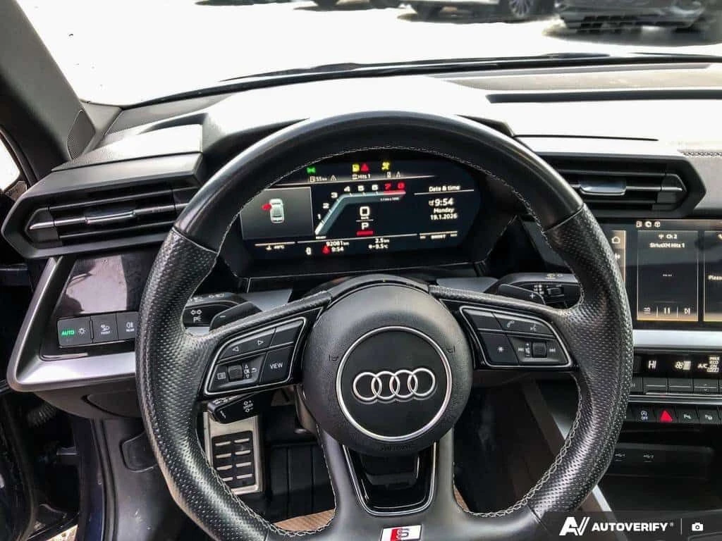 Audi S3 Technik * Фиксирана цена до БГ * CARFAX * , снимка 13 - Автомобили и джипове - 54027839