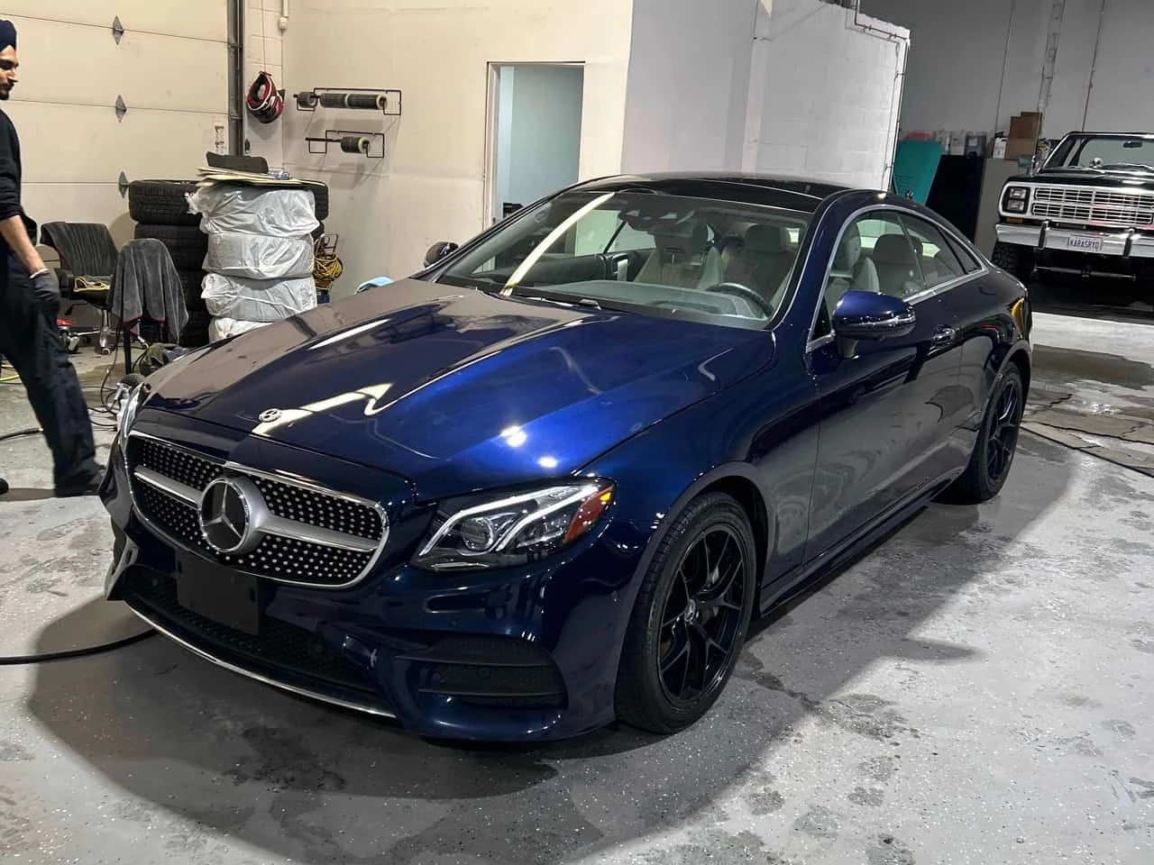 Mercedes-Benz E 450 * 360 КАМЕРА* ДИСТРОНИК* ОБДУХВАНЕ* ПАНО* AMBIENT* | Auto.bg — изображение 1