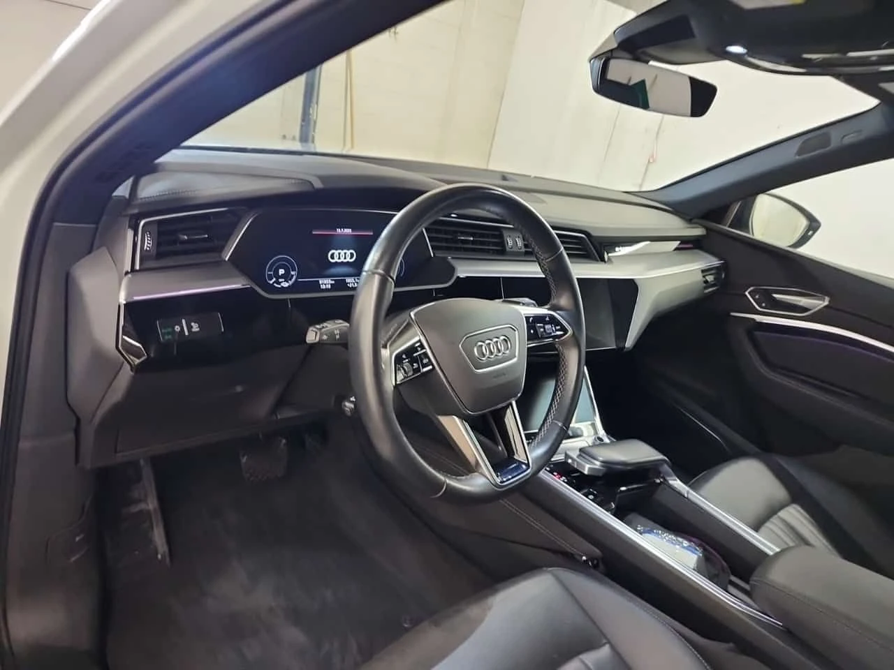Audi E-Tron * TECHNIK * CARFAX * ОПЦИЯ ЗА ФИНАНСИРАНЕ, снимка 10 - Автомобили и джипове - 55338695