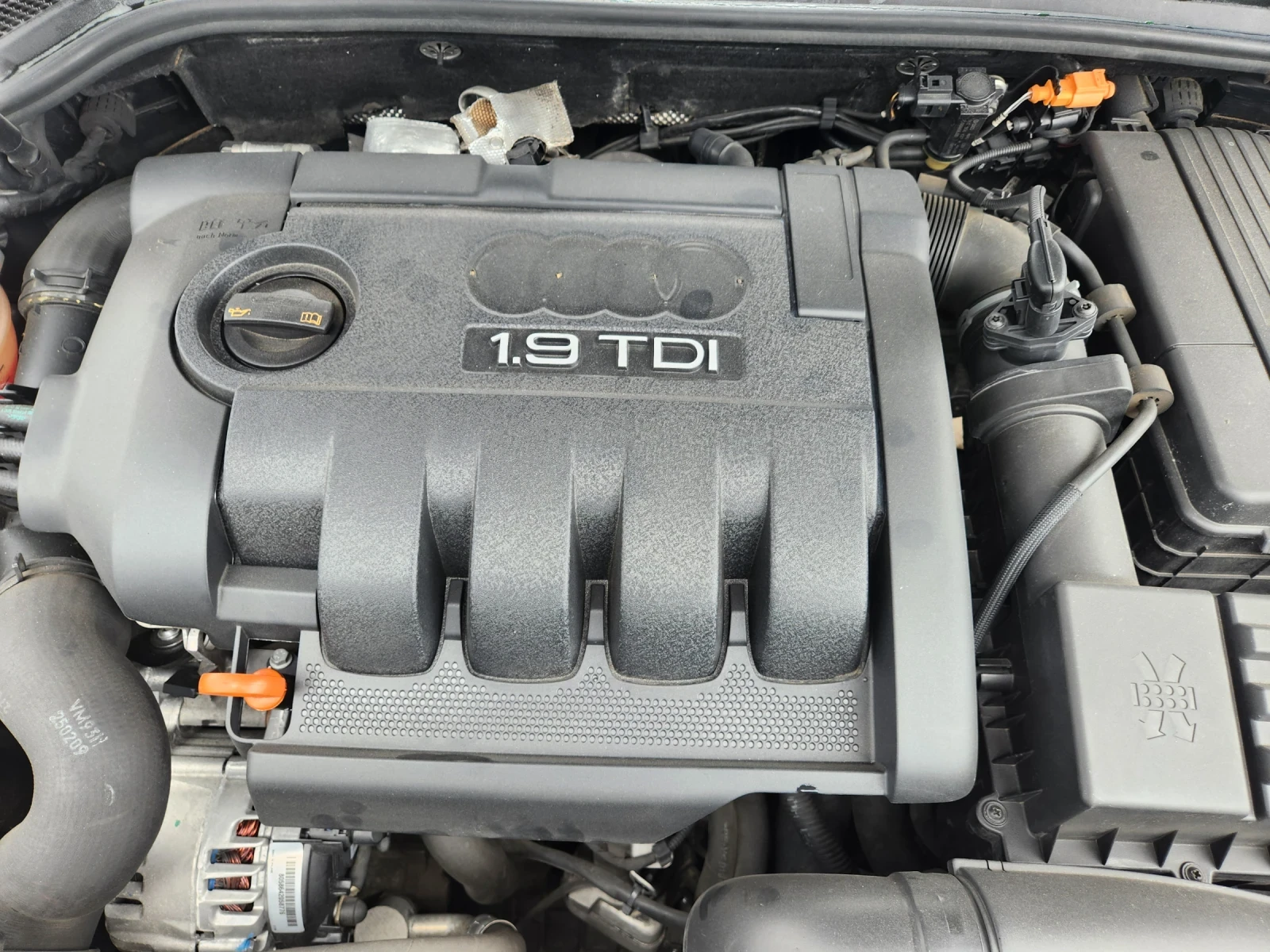 Audi A3 1.9TDI SPORTBACK FACELIFT S-LINE, снимка 17 - Автомобили и джипове - 55406049