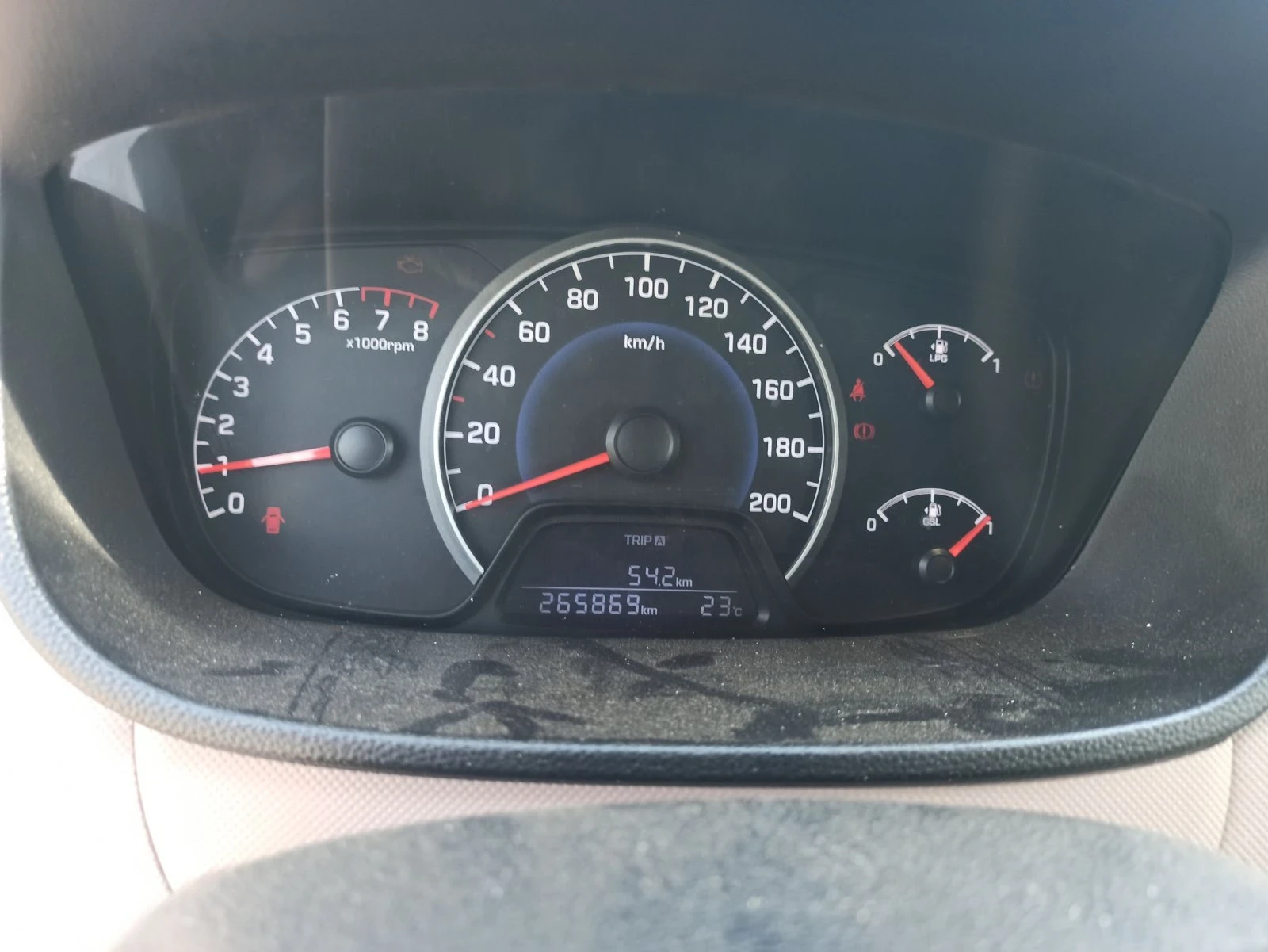 Hyundai I10, снимка 6 - Автомобили и джипове - 55434962