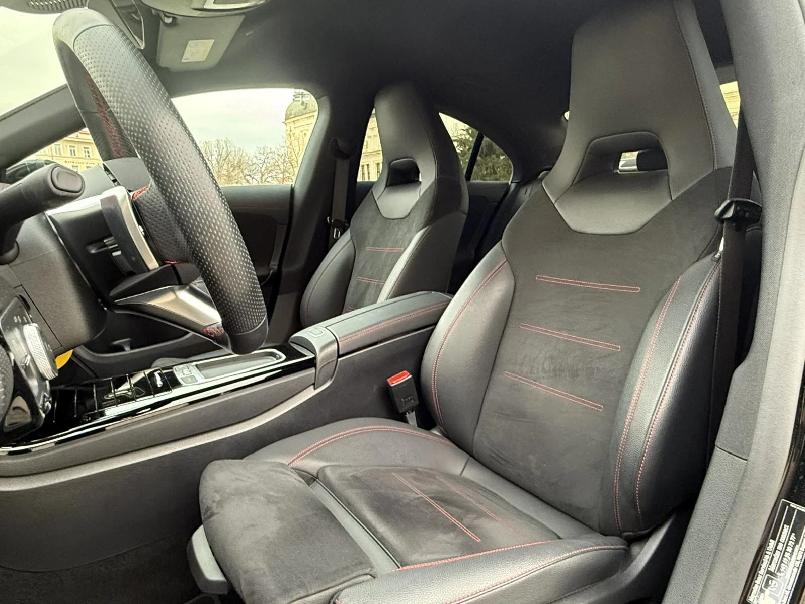 Mercedes-Benz CLA 200 AMG* Гаранция2028* Distr, снимка 8 - Автомобили и джипове - 55643863