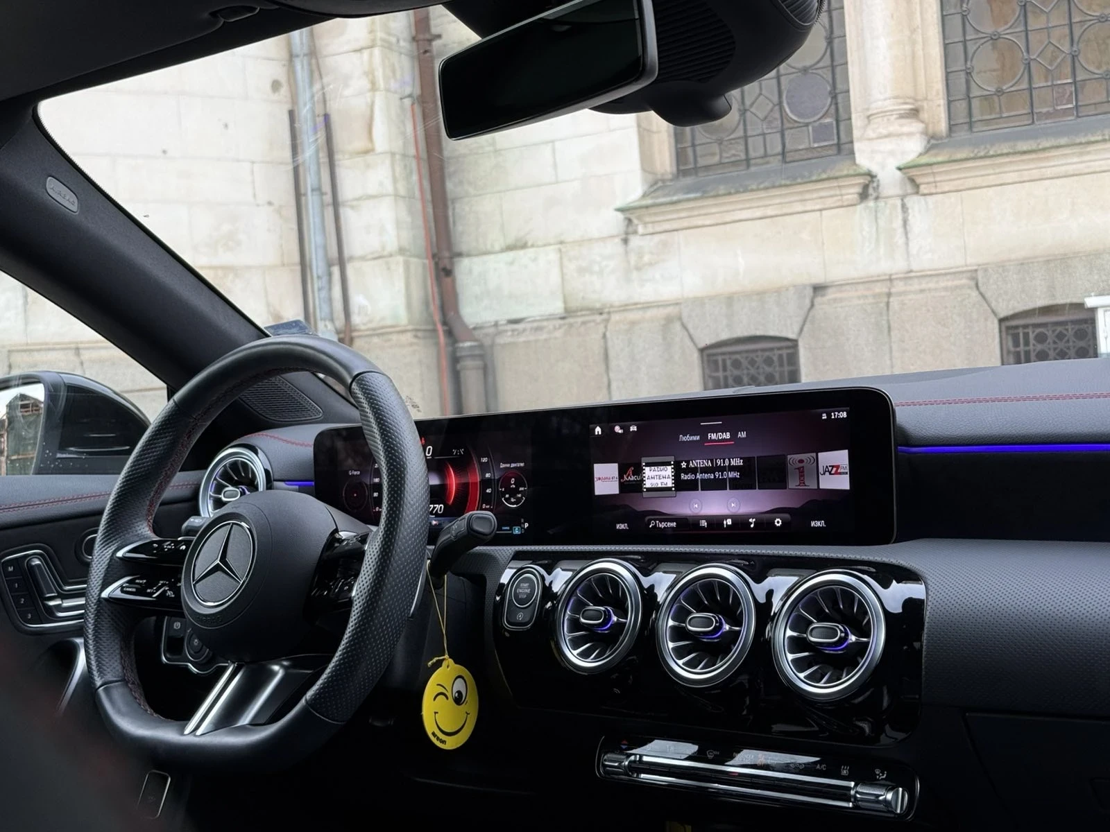 Mercedes-Benz CLA 200 AMG* Гаранция2028* Distr, снимка 5 - Автомобили и джипове - 55643863