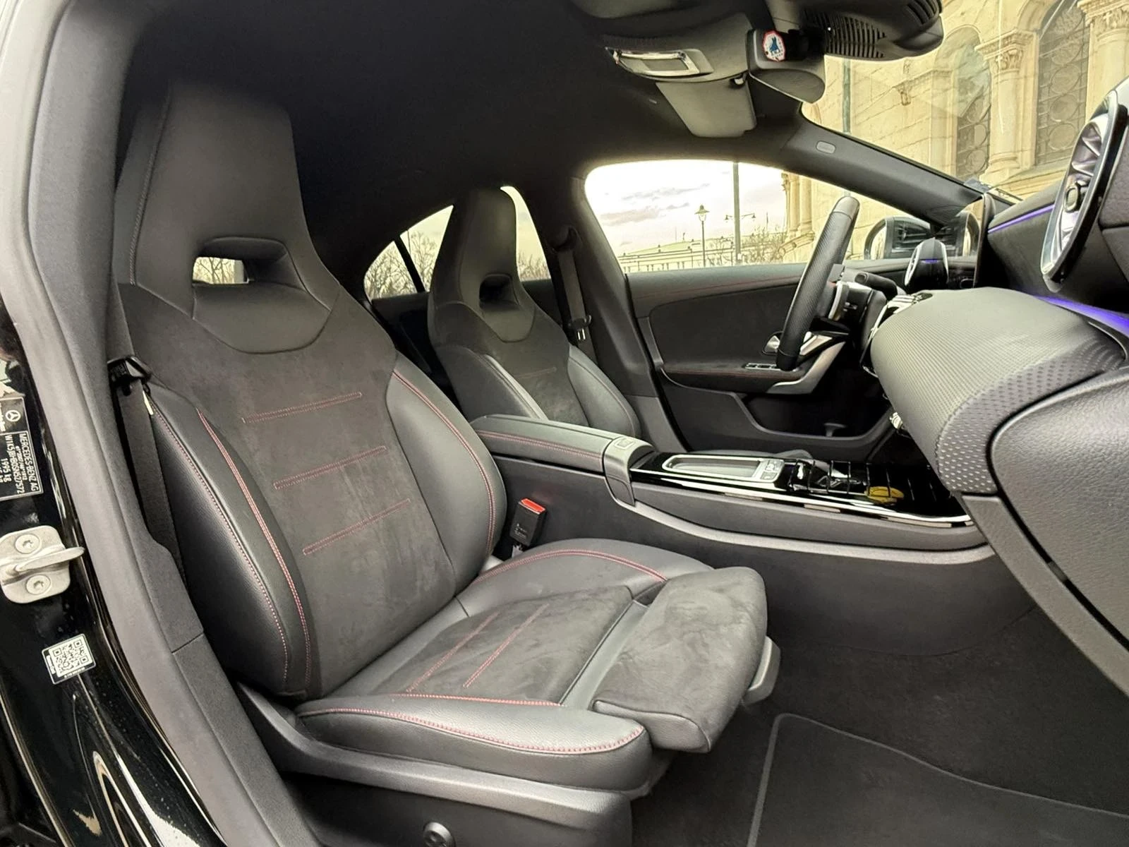 Mercedes-Benz CLA 200 AMG* Гаранция2028* Distr, снимка 7 - Автомобили и джипове - 55643863