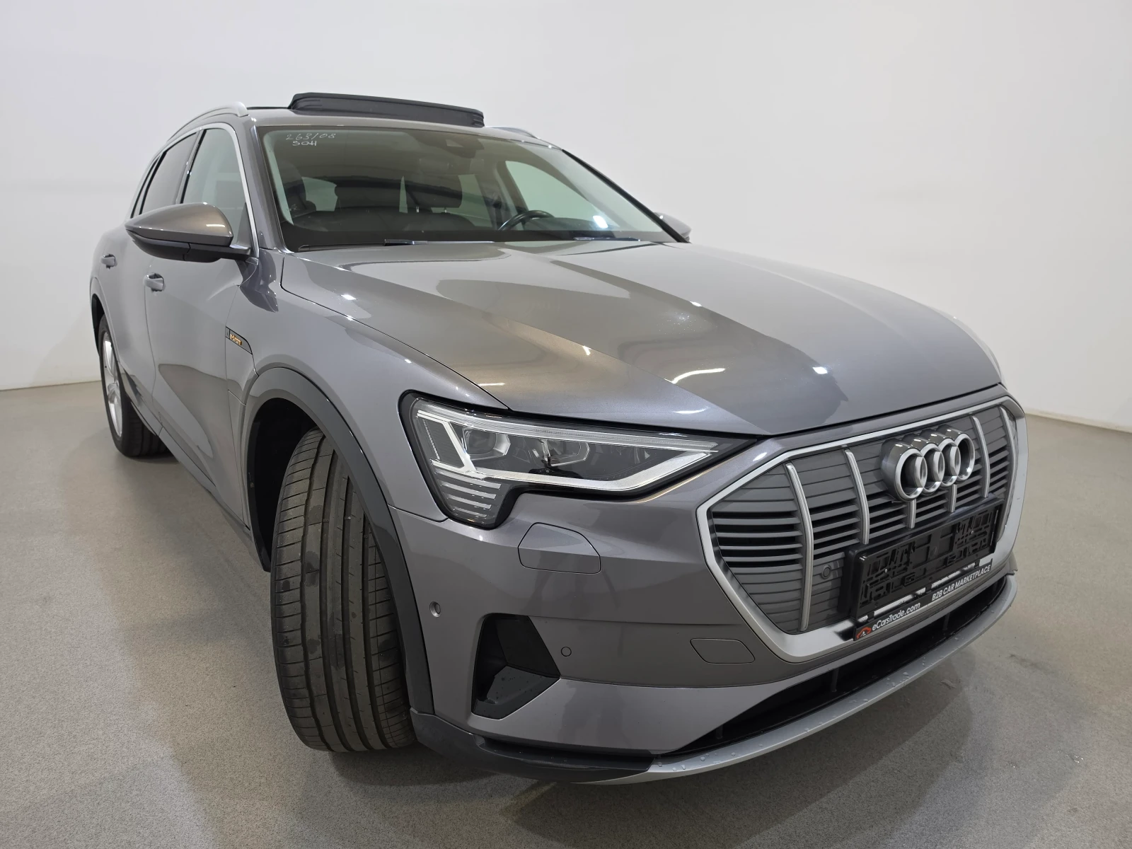 Audi E-Tron 55 Quattro Европейска Advanced Pano LED-Matrix, снимка 2 - Автомобили и джипове - 55829994