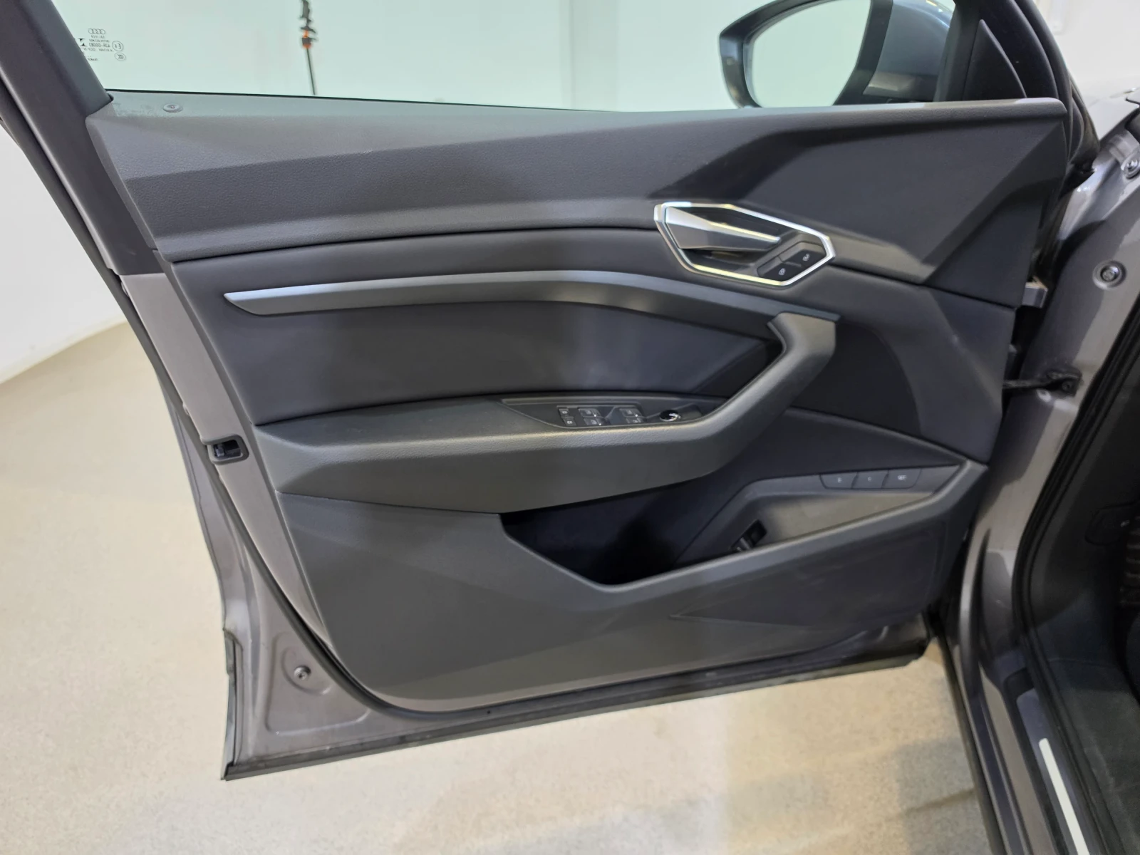 Audi E-Tron 55 Quattro Европейска Advanced Pano LED-Matrix, снимка 15 - Автомобили и джипове - 55829994