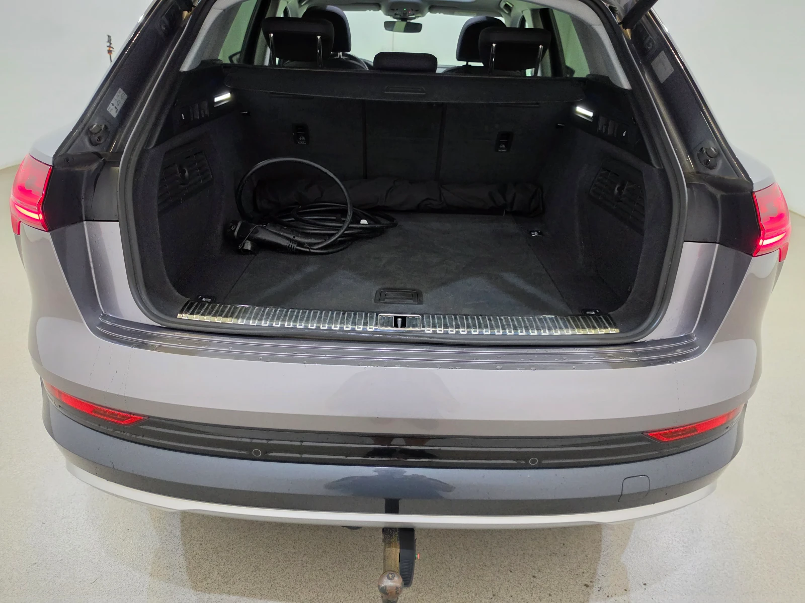 Audi E-Tron 55 Quattro Европейска Advanced Pano LED-Matrix, снимка 16 - Автомобили и джипове - 55829994