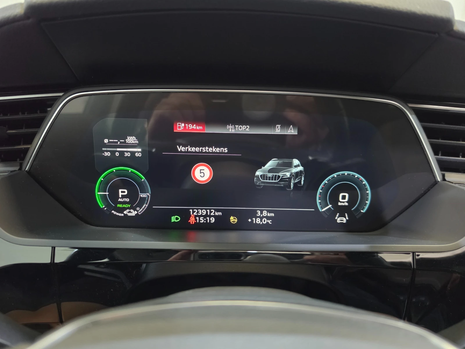 Audi E-Tron 55 Quattro Европейска Advanced Pano LED-Matrix, снимка 6 - Автомобили и джипове - 55829994