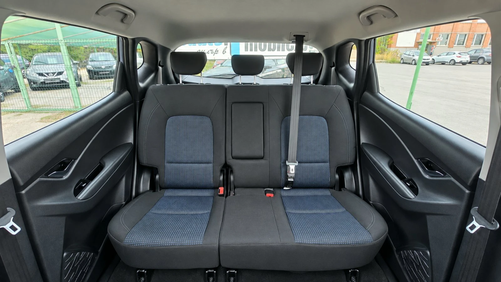 Hyundai Ix20 1.4i/КЛИМАТРОНИК/РЕАЛНИ КМ, снимка 10 - Автомобили и джипове - 56274846