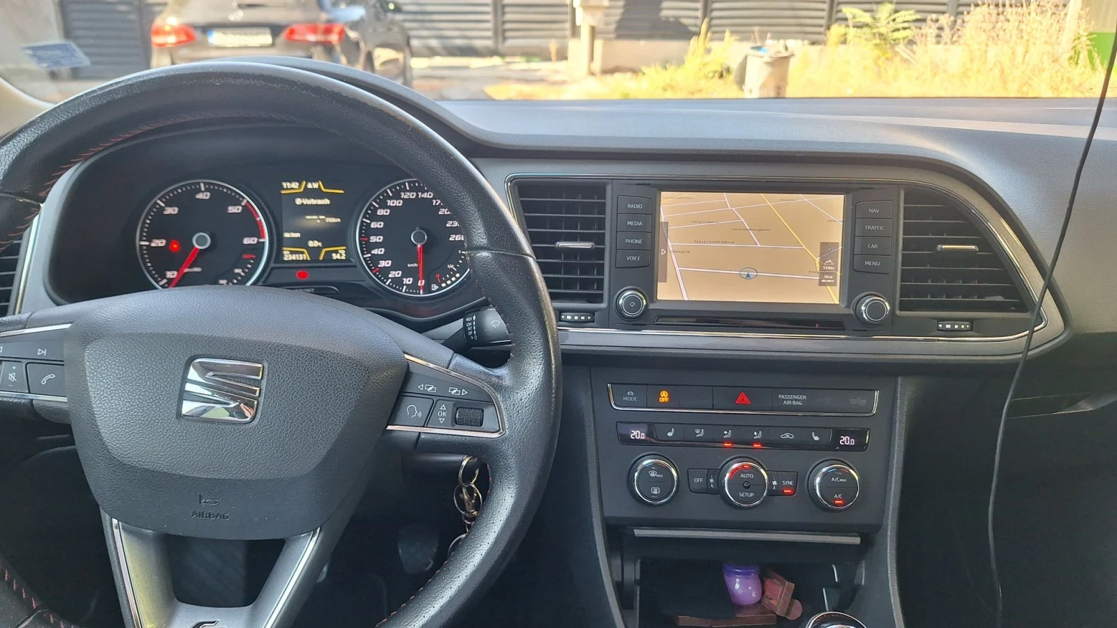 Seat Leon 2.0TDI , снимка 9 - Автомобили и джипове - 56375539