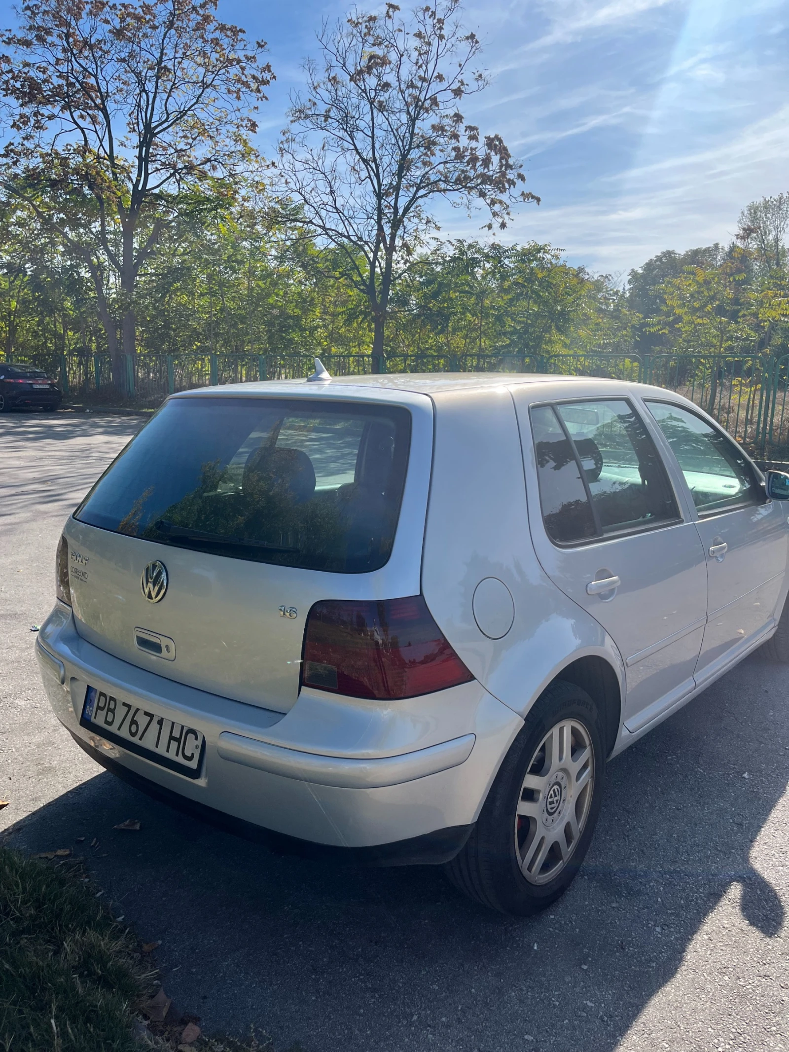VW Golf, снимка 5 - Автомобили и джипове - 56639297