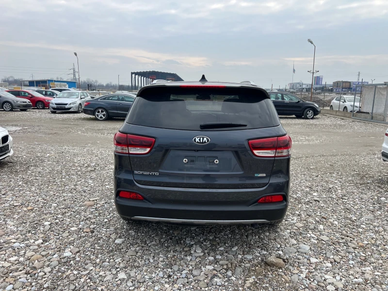 Kia Sorento 2.2 CRDI 4X4, снимка 6 - Автомобили и джипове - 49269552