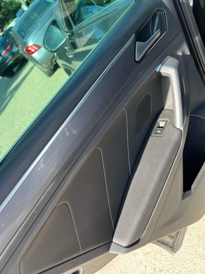 VW Tiguan, снимка 8 - Автомобили и джипове - 52864821