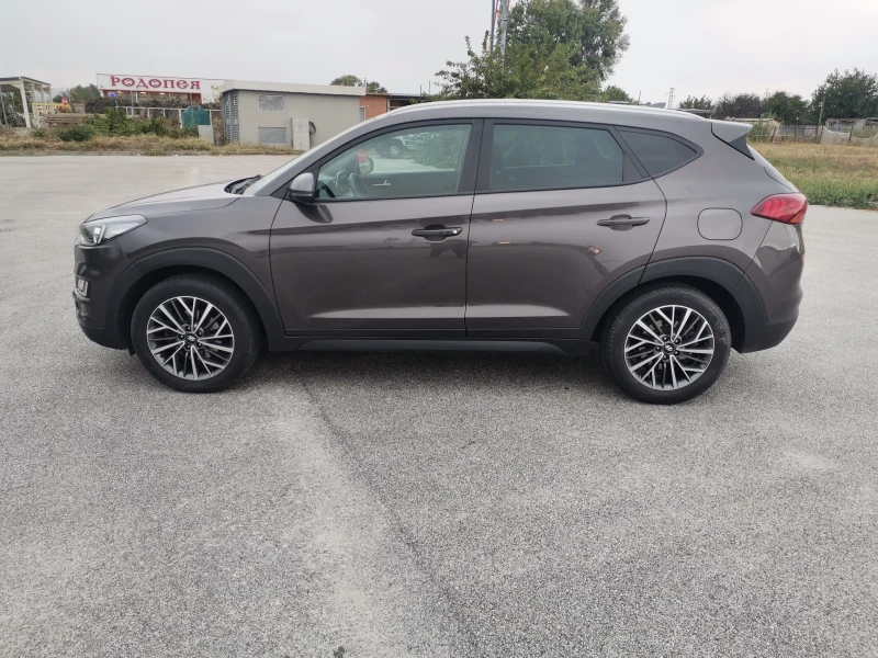 Hyundai Tucson 1.6 CRDI, снимка 2 - Автомобили и джипове - 52937372