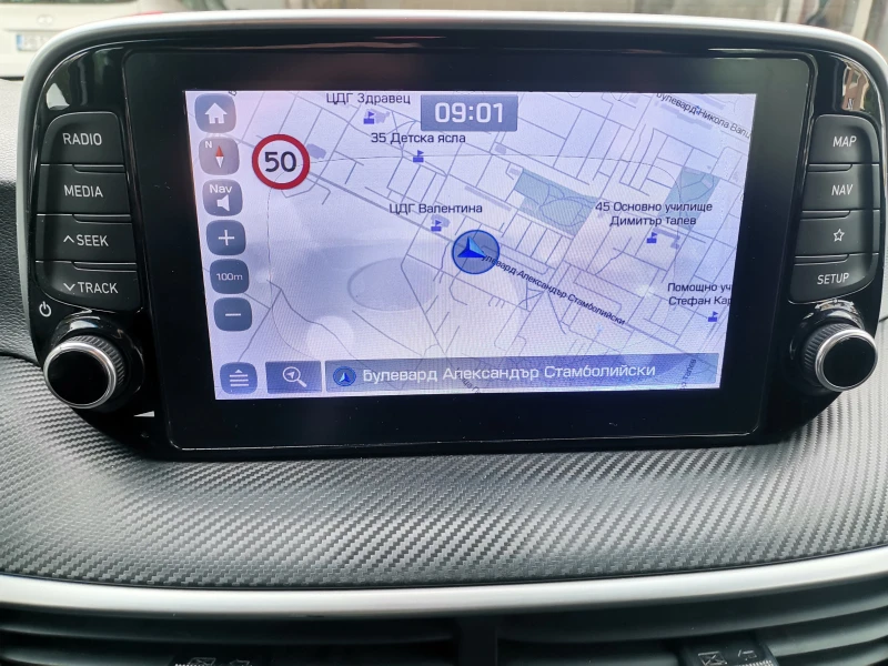 Hyundai Tucson 1.6 CRDI, снимка 16 - Автомобили и джипове - 52937372