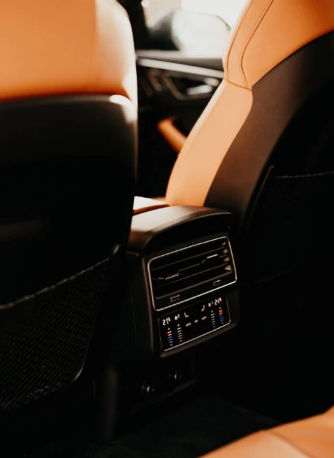 Audi RSQ8 4.0 TFSI Quattro - изображение 10