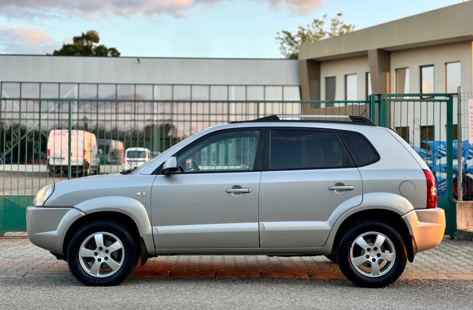 Hyundai Tucson 2.0i~140hp~4x4~FACELIFT~2009г. - изображение 8