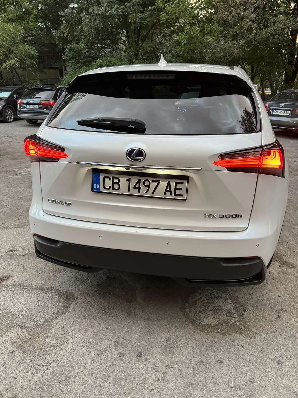 Lexus NX 300h  - изображение 7