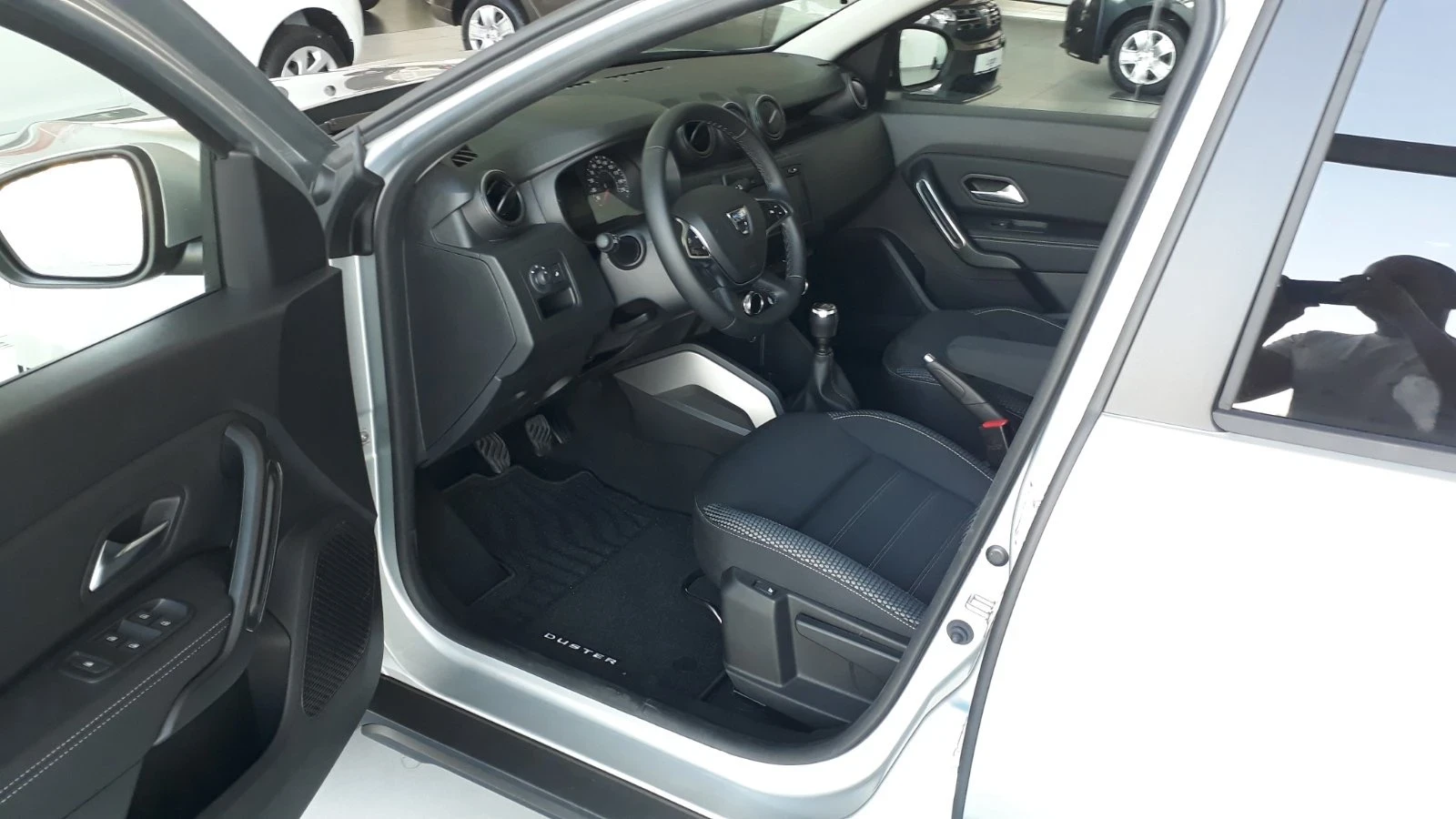 Dacia Duster, снимка 7 - Автомобили и джипове - 53822048