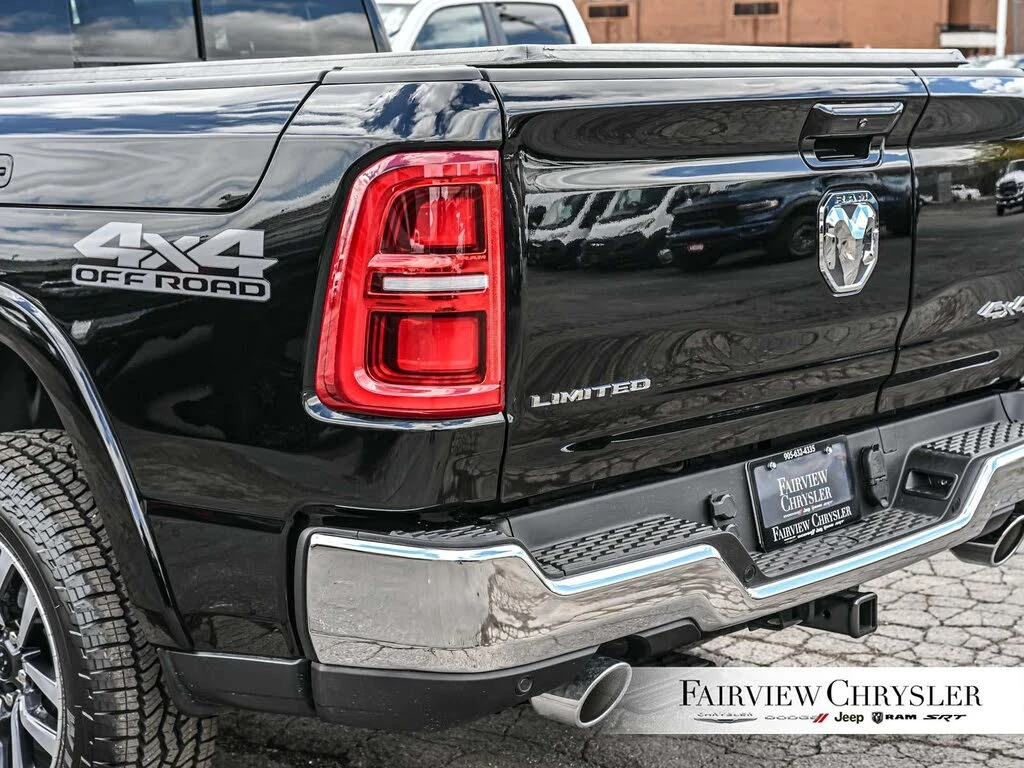 Dodge RAM 1500 Limited Crew Cab 4WD, снимка 7 - Автомобили и джипове - 54611845