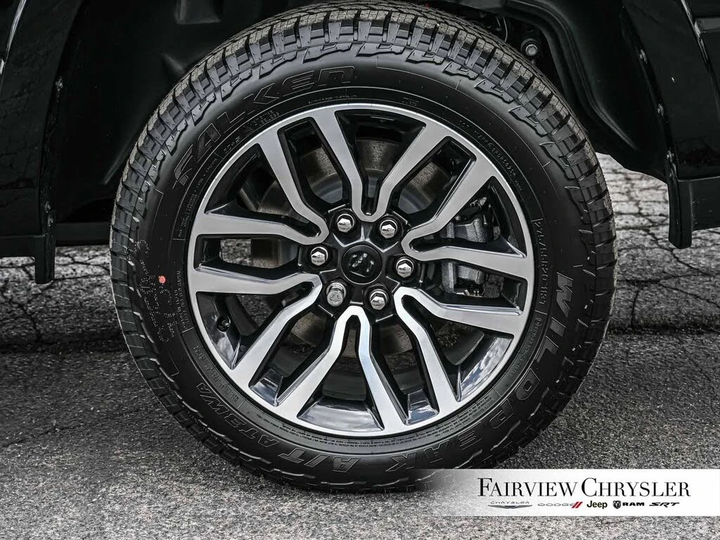 Dodge RAM 1500 Limited Crew Cab 4WD, снимка 12 - Автомобили и джипове - 54611845