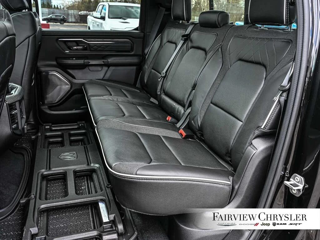 Dodge RAM 1500 Limited Crew Cab 4WD, снимка 16 - Автомобили и джипове - 54611845