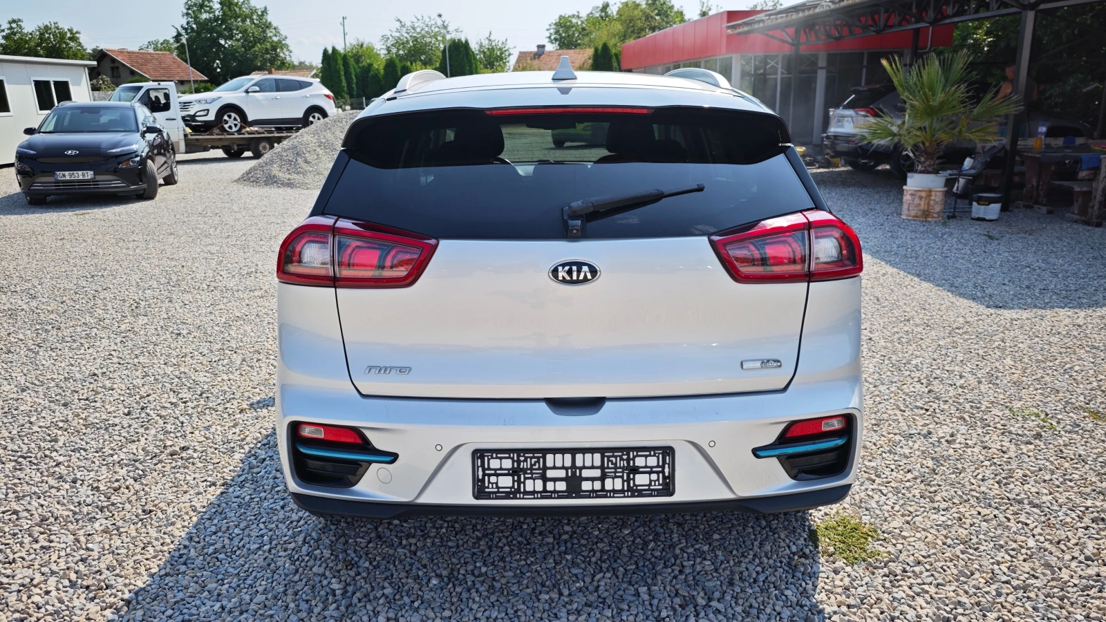 Kia Niro НАЛИЧЕН РУСЕ/СМЯНА НА ЦВЯТ 1000евро, снимка 10 - Автомобили и джипове - 55055407