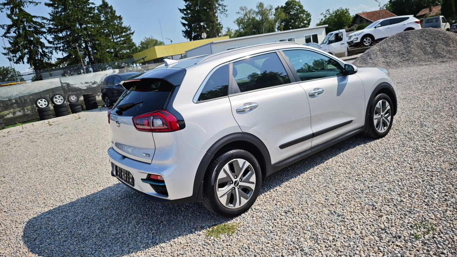 Kia Niro НАЛИЧЕН РУСЕ/СМЯНА НА ЦВЯТ 1000евро, снимка 11 - Автомобили и джипове - 55055407