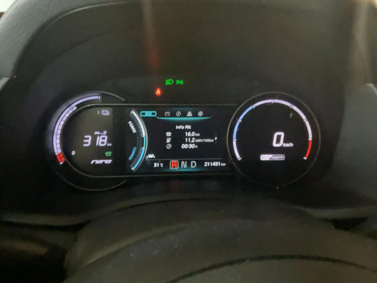 Kia Niro ОЧАКВАН ВНОС СМЯНА НА ЦВЯТ 1000евро, снимка 12 - Автомобили и джипове - 55055407