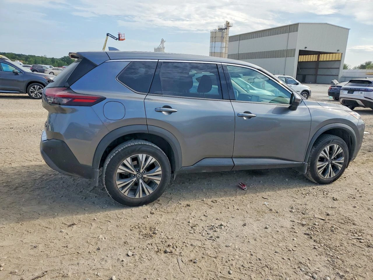 Nissan Rogue 2.5l Sv, снимка 3 - Автомобили и джипове - 56050612