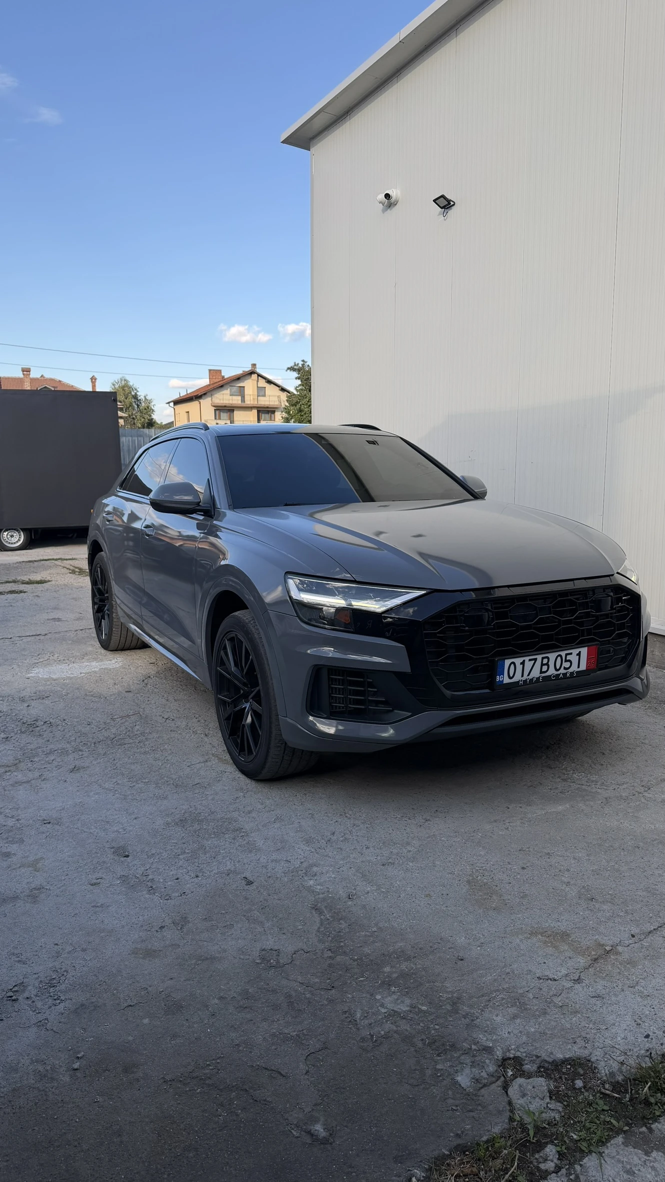 Audi Q8 55TFSI   B&O* Pano* Обдух* , снимка 2 - Автомобили и джипове - 56369565