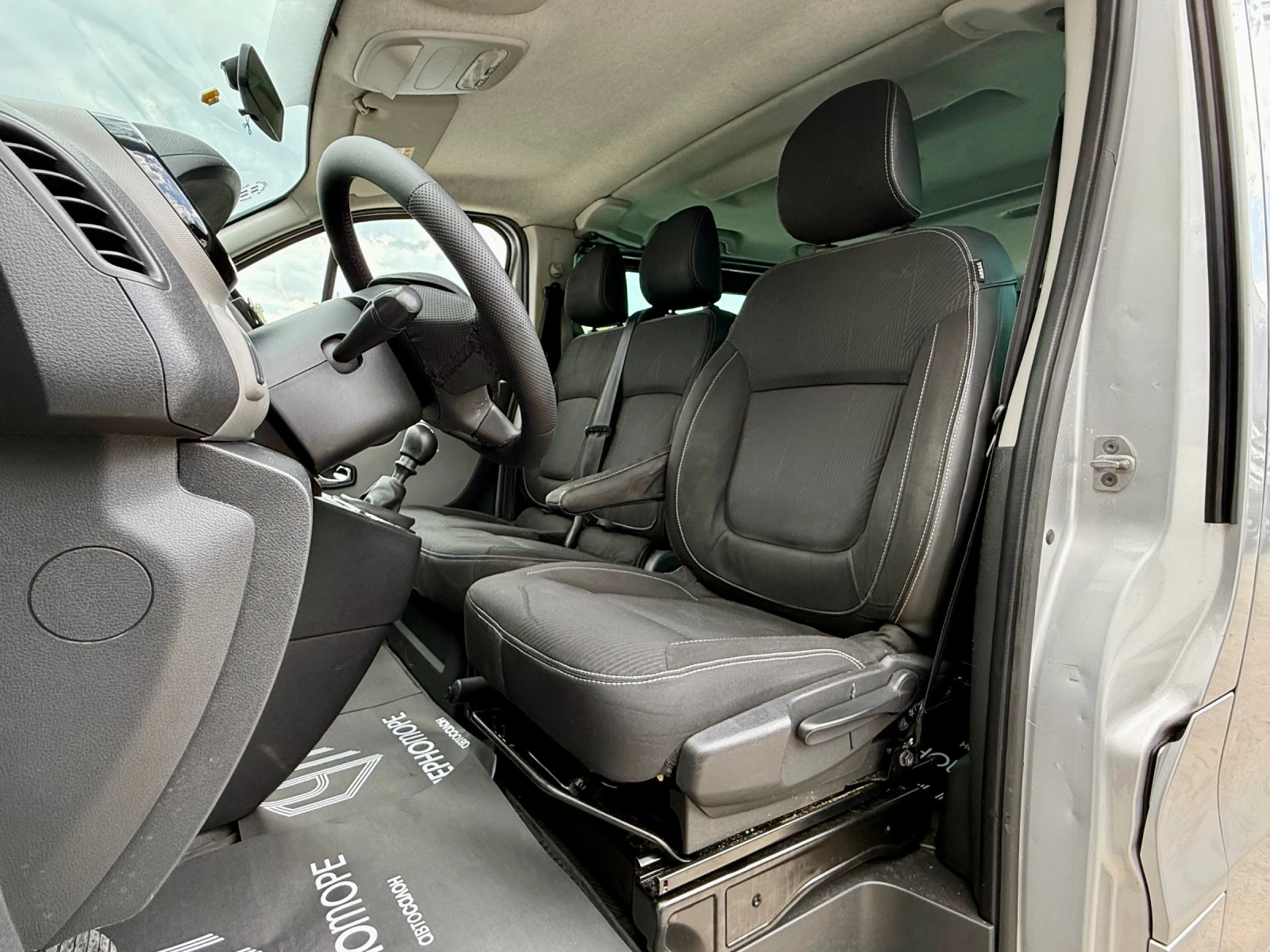 Renault Trafic 1.6 dci 125kc S&S 8+ 1 XLong Passenger - изображение 10