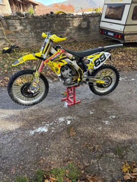����� �� �������� �� Suzuki Rmz Akrapovic 