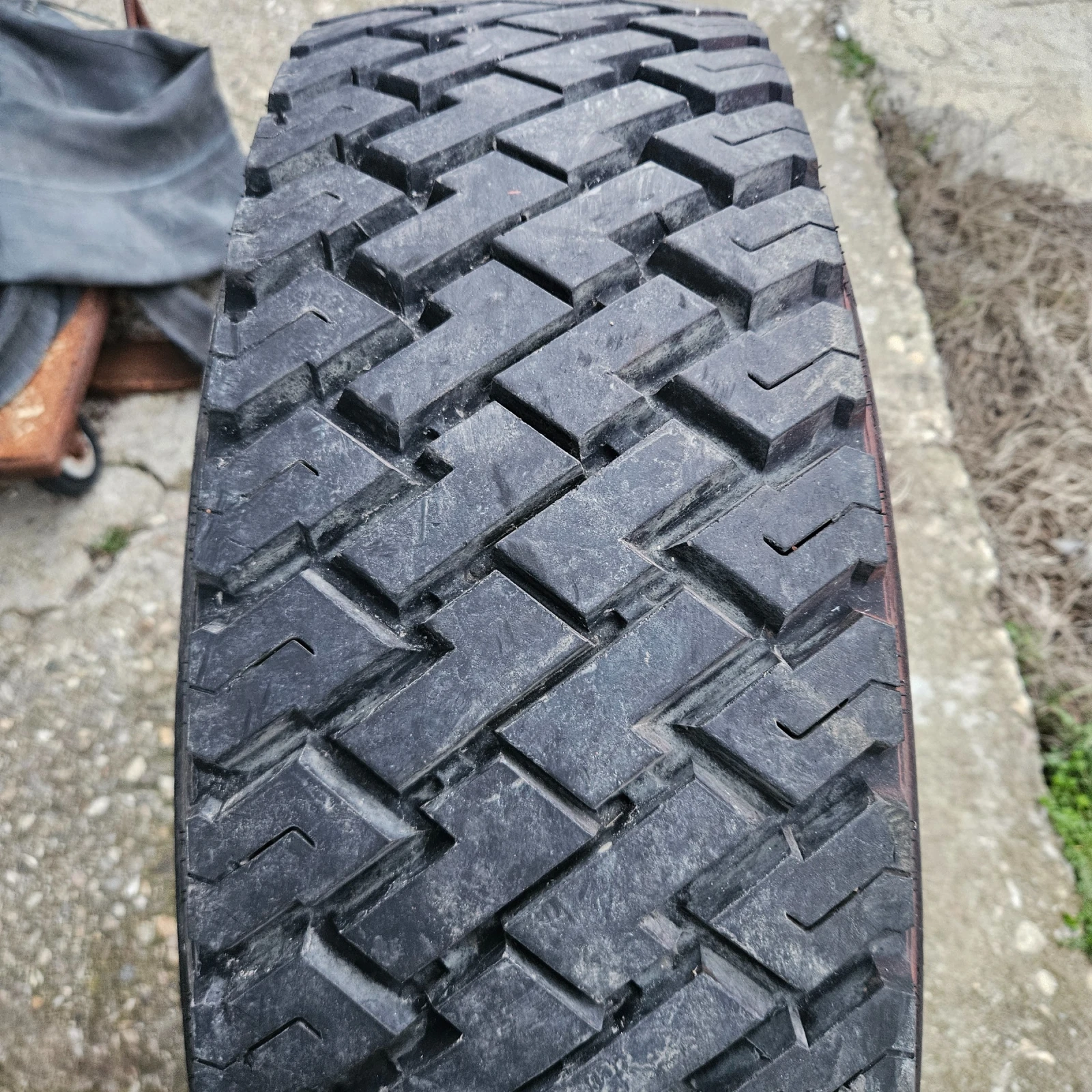 Гуми, снимка 2 - Гуми и джанти - 54030571