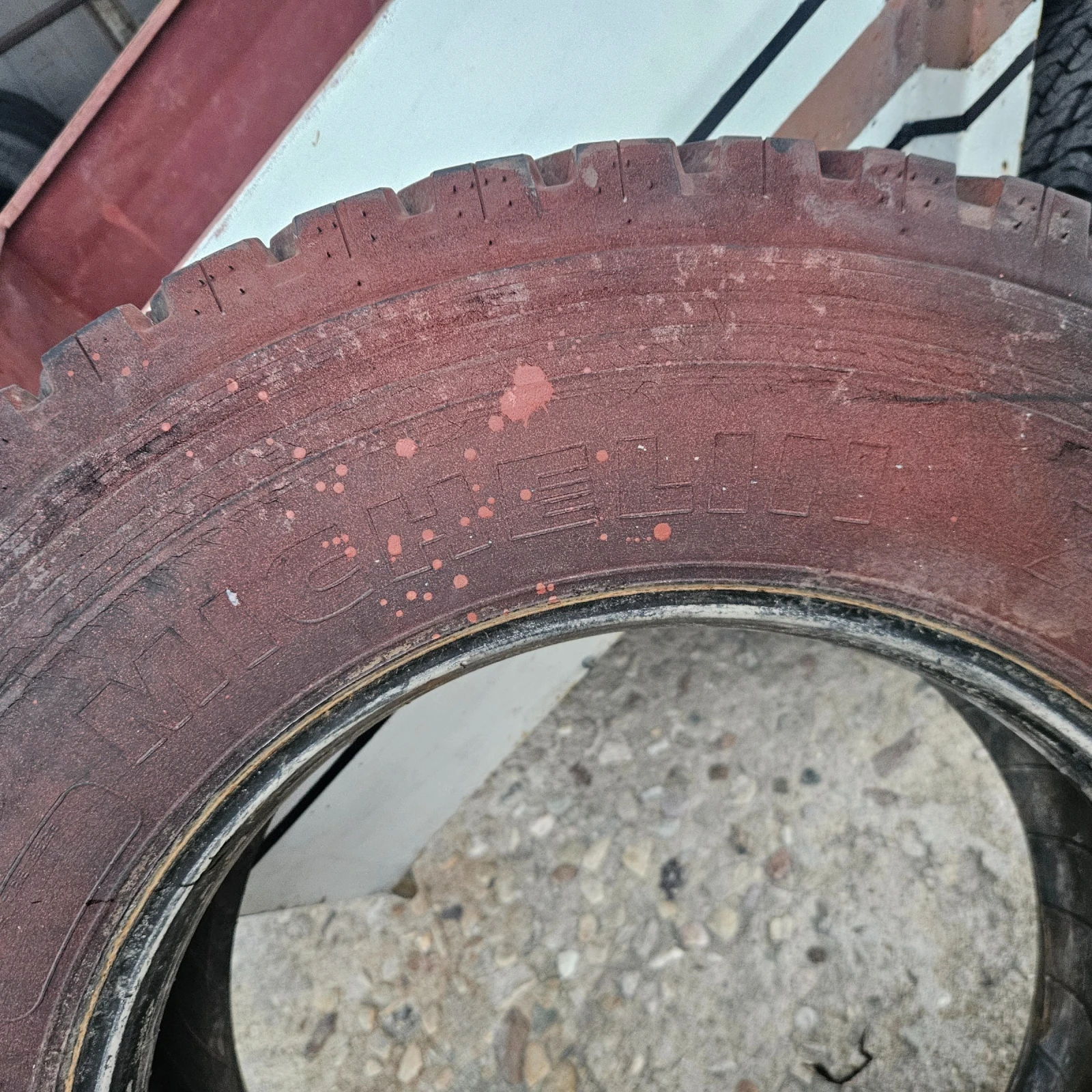 Гуми, снимка 9 - Гуми и джанти - 54030571