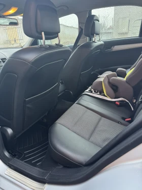 Mercedes-Benz C 220, снимка 8