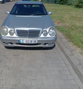 Mercedes-Benz E 200, снимка 2