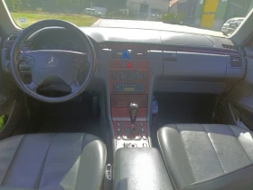 Mercedes-Benz E 200, снимка 4