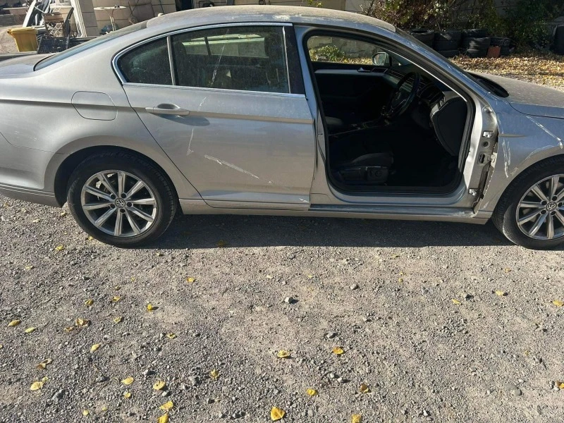 VW Passat 1.6TDI, снимка 7 - Автомобили и джипове - 46980332