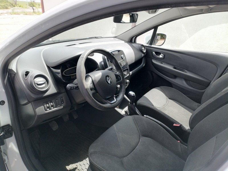 Renault Clio 1.5 DCI, снимка 8 - Автомобили и джипове - 46364272