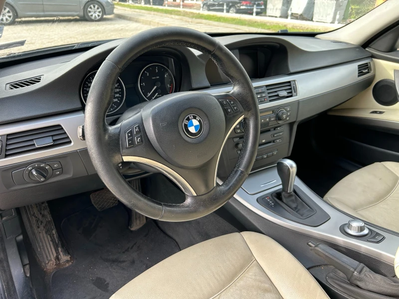 BMW 330 xDrive, снимка 11 - Автомобили и джипове - 47585040